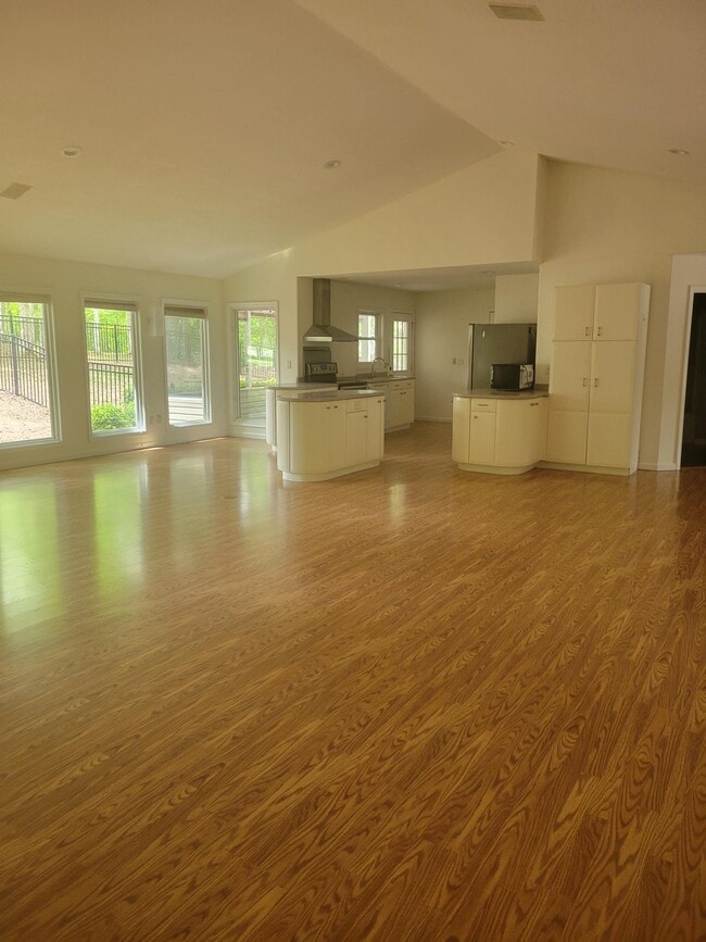 Building Photo - 11 Milnor Cir