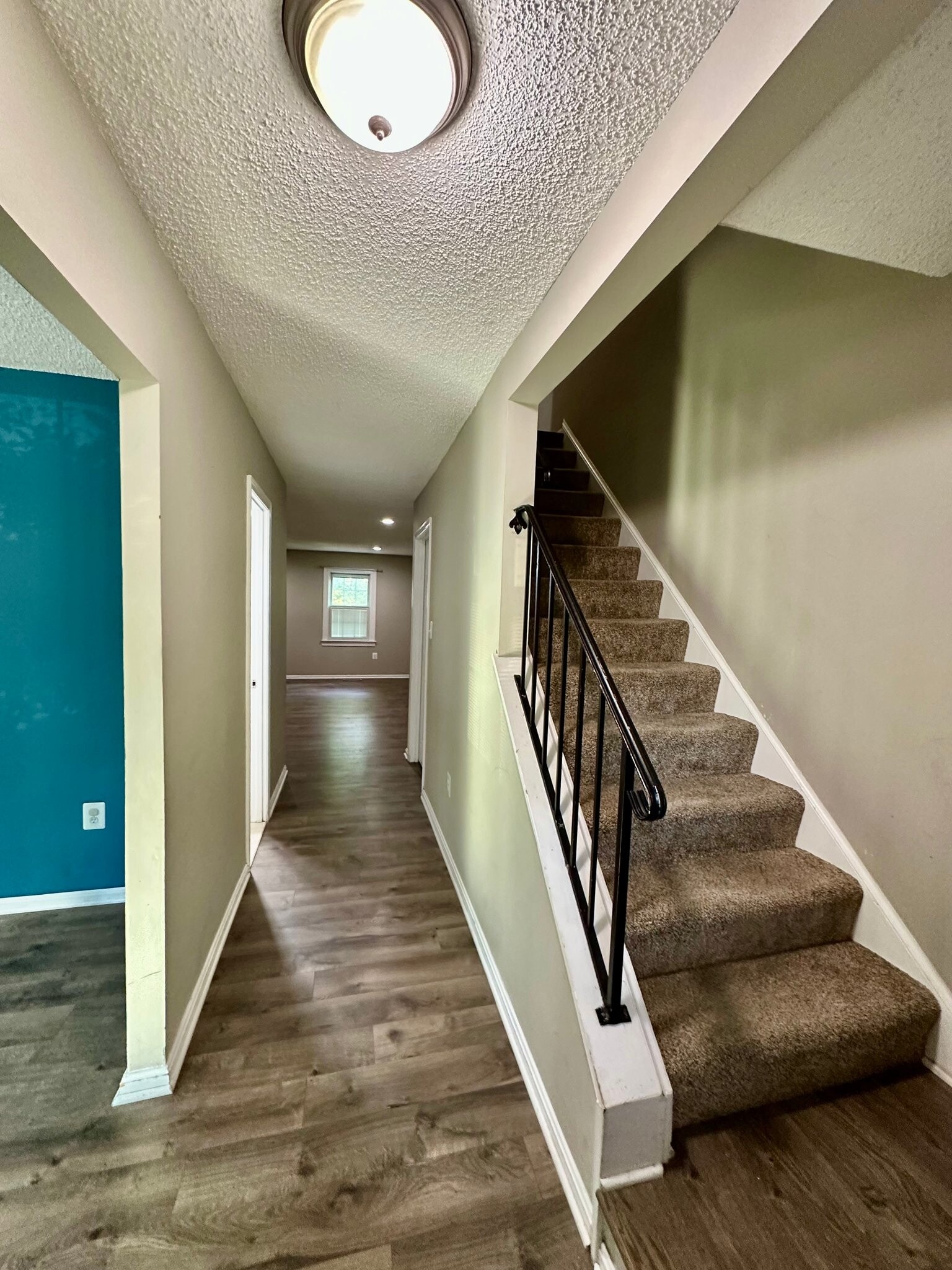 Building Photo - 3070 Tecumseh Ct