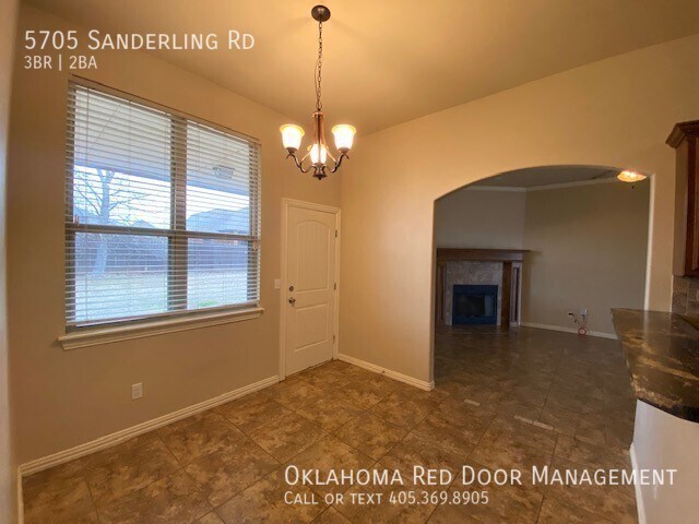 Building Photo - 5705 Sanderling Rd