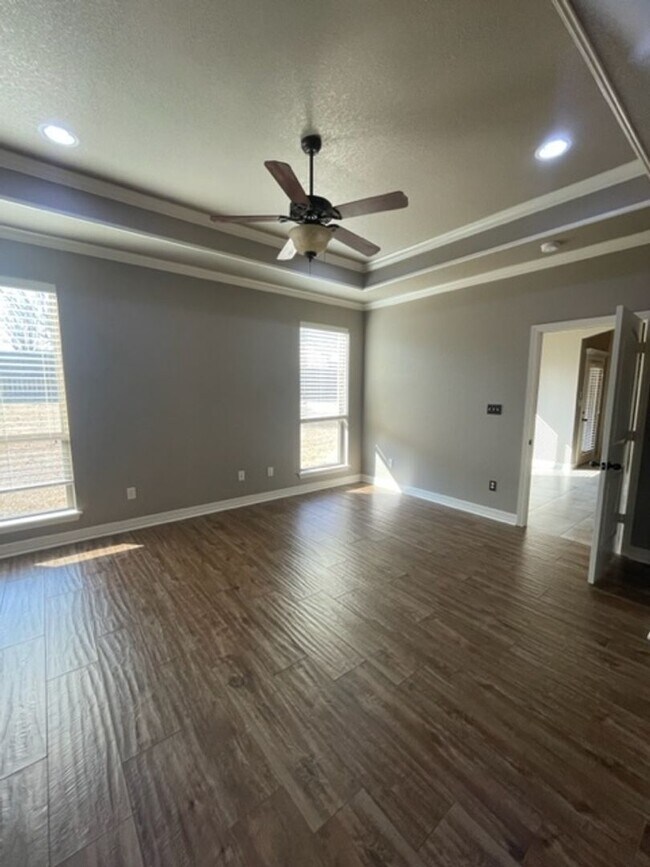 Building Photo - 7343 Kingsport Ln
