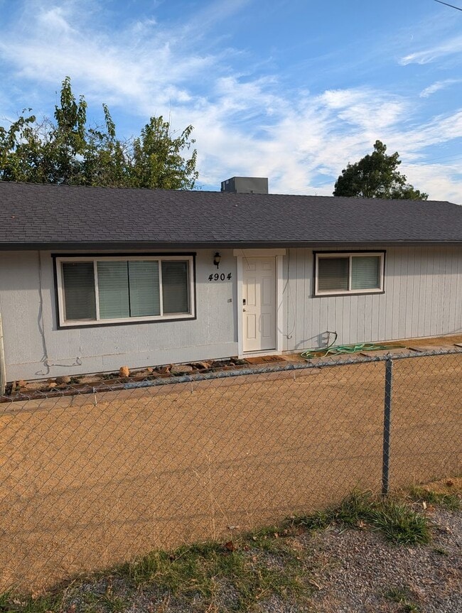 Building Photo - 4904 Shasta St