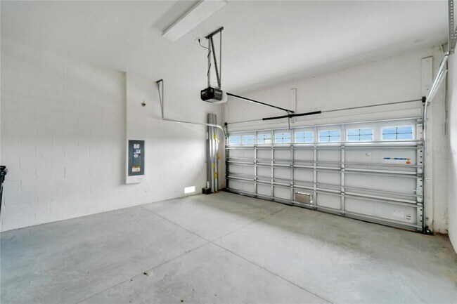Building Photo - 943 Signet Dr