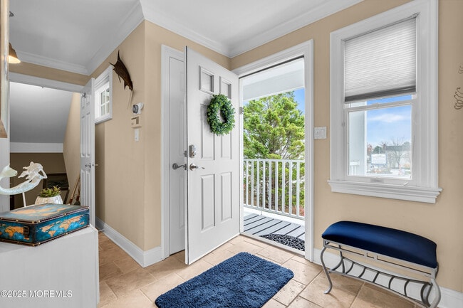 Building Photo - 336 E Lacey Rd