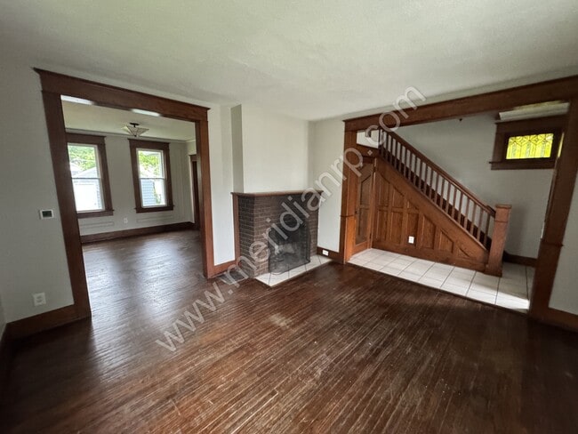 Building Photo - 321 Kinsmoor Ave