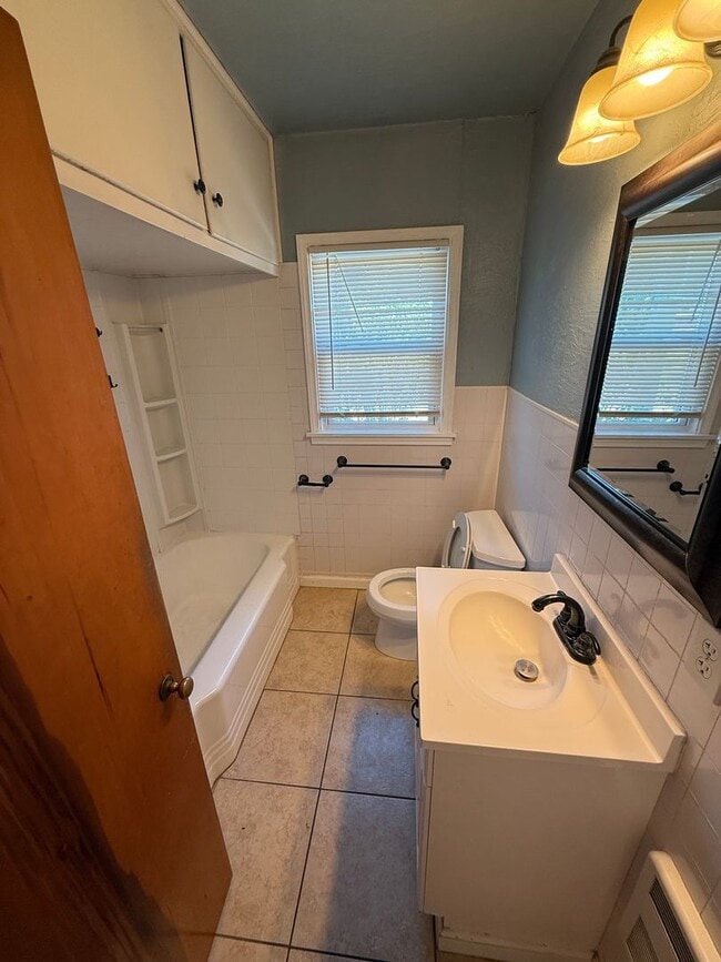 Building Photo - Pre Leasing for Fall 2026! 3/2 in Tech Terrace