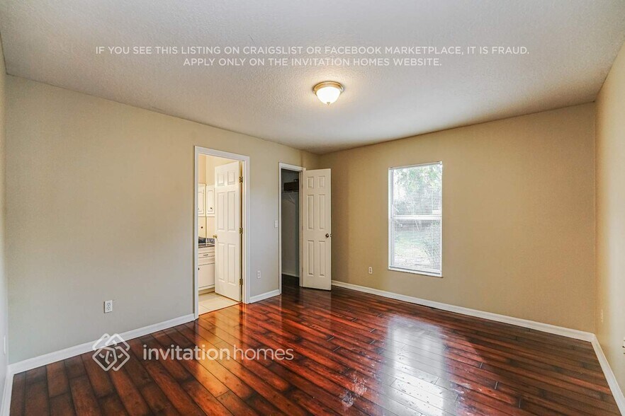 Building Photo - 3104 Pine Tree Dr