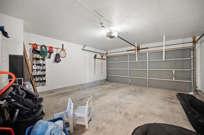 Building Photo - 308 Sunny Brook Dr