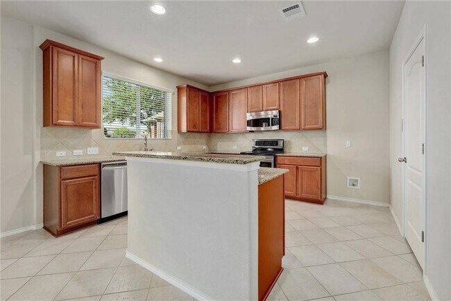 Building Photo - 1709 Woodvista Pl