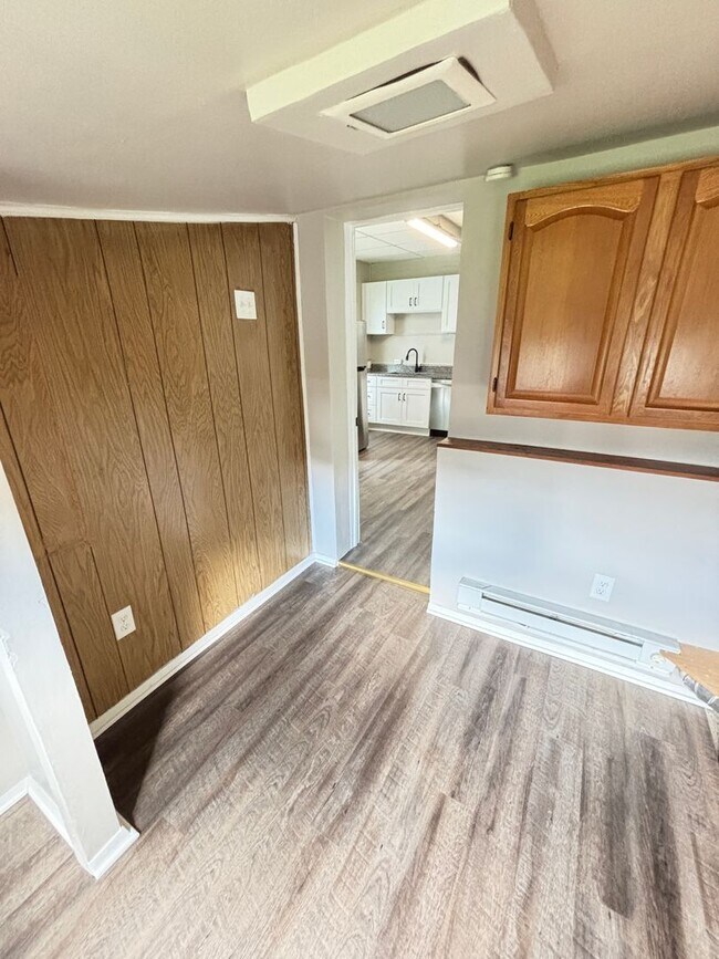 Building Photo - 2 BR Home Available in Catasauqua, PA
