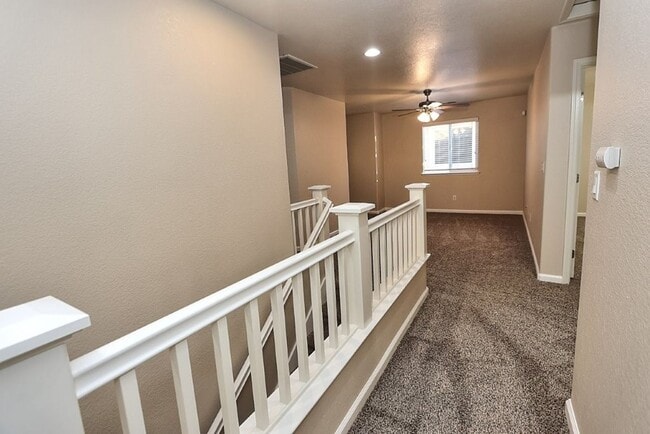 Building Photo - Beautiful 4 Bed 3 full bath Natomas Home!!