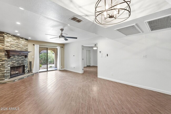 Building Photo - 9450 N 94th Pl