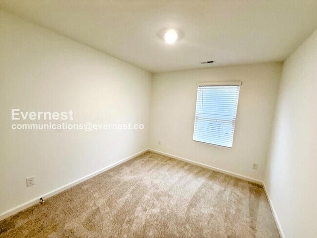 Building Photo - 241 Koslin Lp