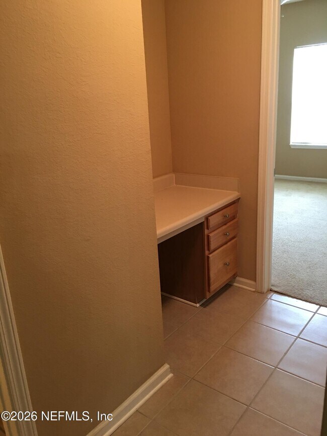 Building Photo - 10075 Gate Pkwy