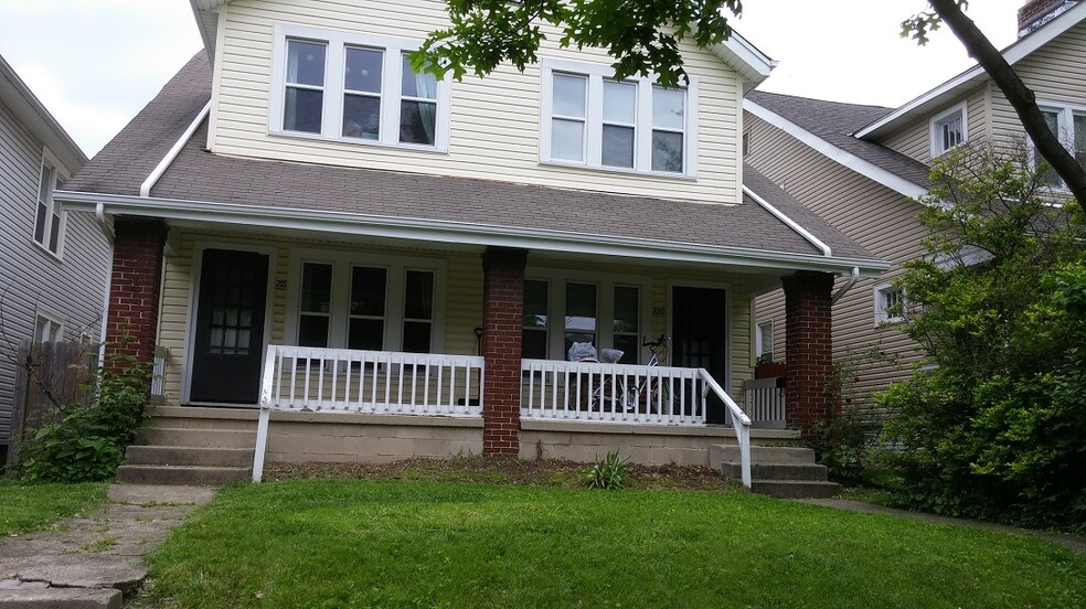 Duplex - 220 E. Hudson Street