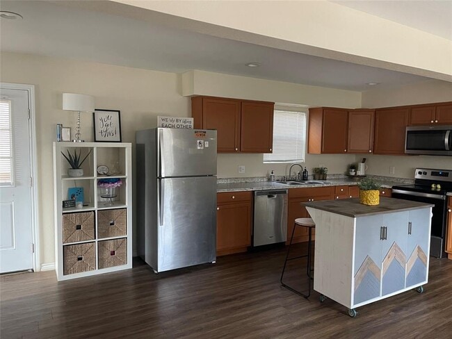 Building Photo - 207 Oakwood Loop