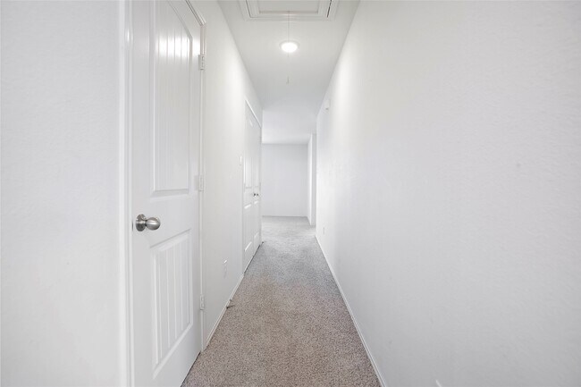 Building Photo - 166 Meadow Grove Dr