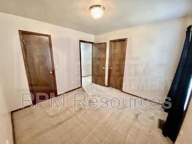 Building Photo - 216 Castle Rock Rd