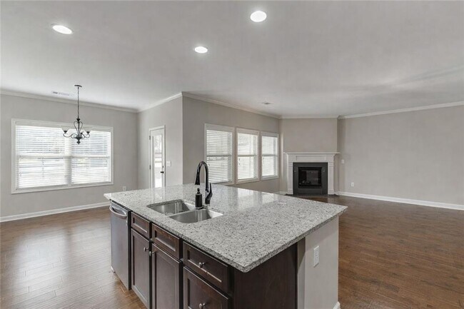 Building Photo - 4518 Hidden Creek Dr