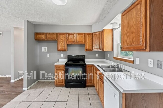 Building Photo - 8580 Kill Creek Rd