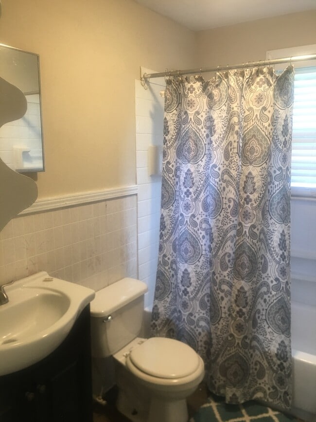 Building Photo - Coming soon! 3 bed house!! Stainless Steel...