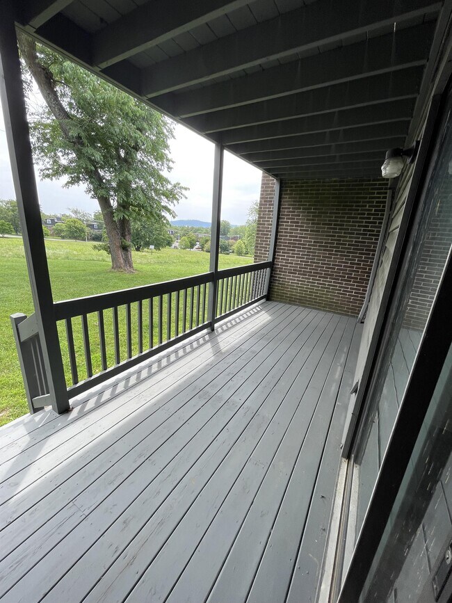 Building Photo - 159 Harvest Dr