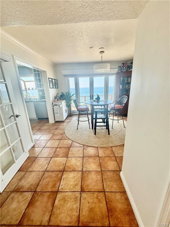 Building Photo - 268 Avenida Montalvo