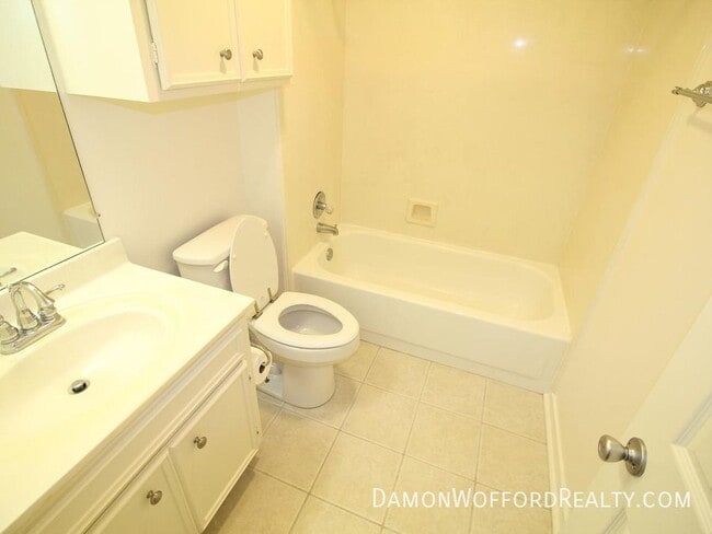 Building Photo - 120 Bellegrove Cir