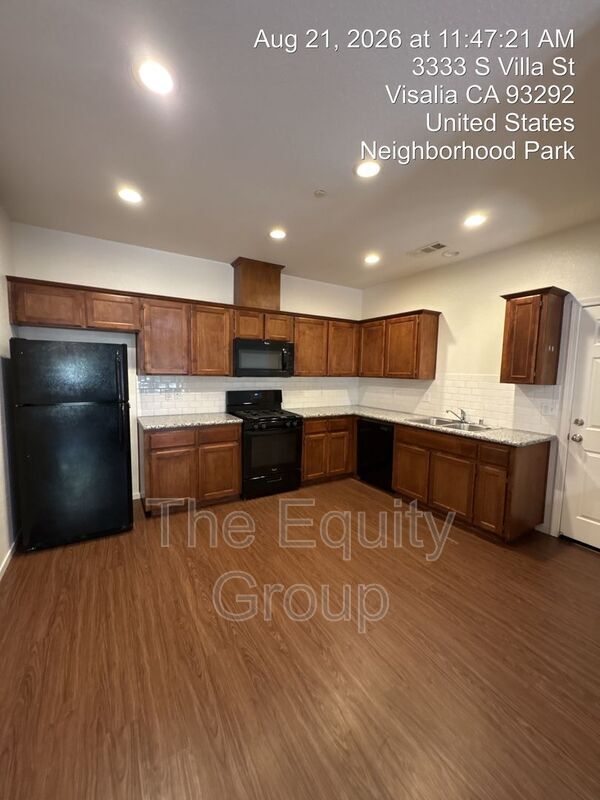 Building Photo - 3330 Villa St