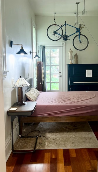 Building Photo - 758 Haight St