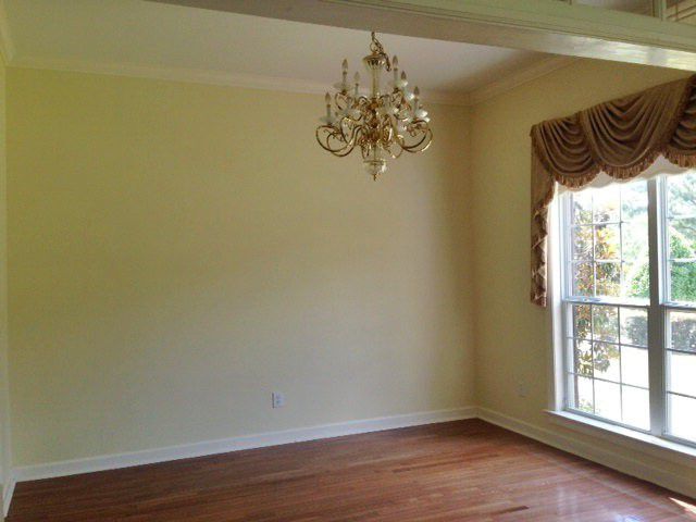 Building Photo - 103 Glencoe Way