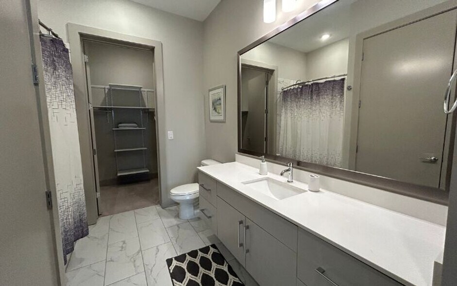 Building Photo - 3158 Stillhouse Creek Dr