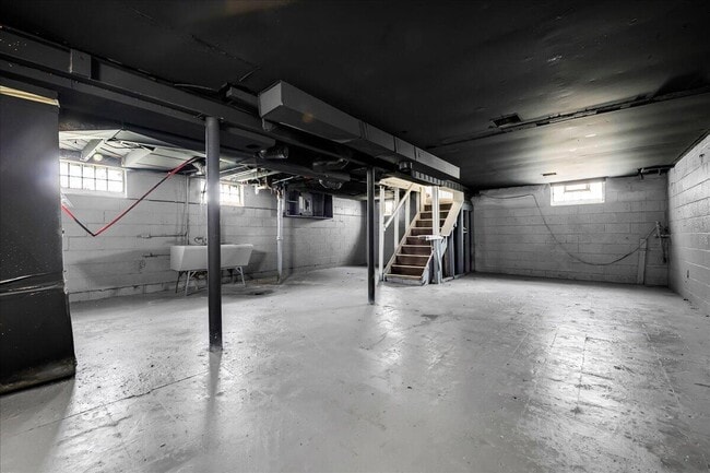 Building Photo - 9090 Stahelin Ave