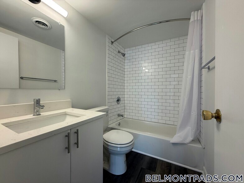 Building Photo - 55 Hill Rd