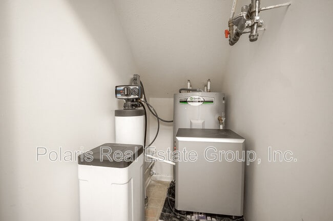 Building Photo - 4084 Weston Pointe Dr