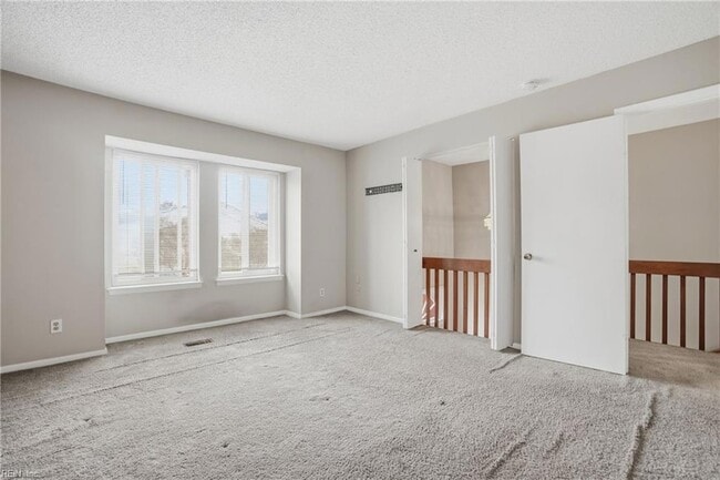 Building Photo - 710 Waters Dr