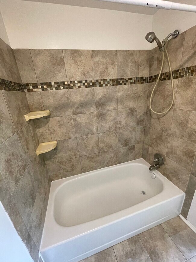 Master Bedroom Bath - 13205 Chalet Pl