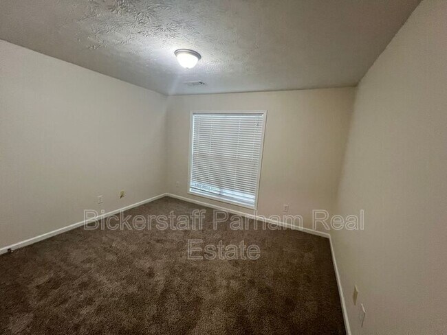 Building Photo - 3007 Nancy Dr
