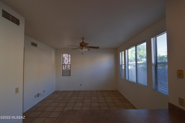 Building Photo - 5341 E Timrod St