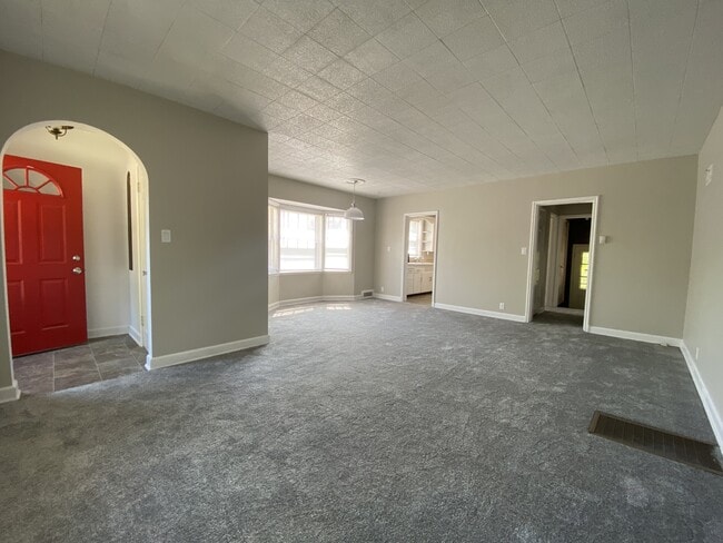 Building Photo - 1853 S 50th St