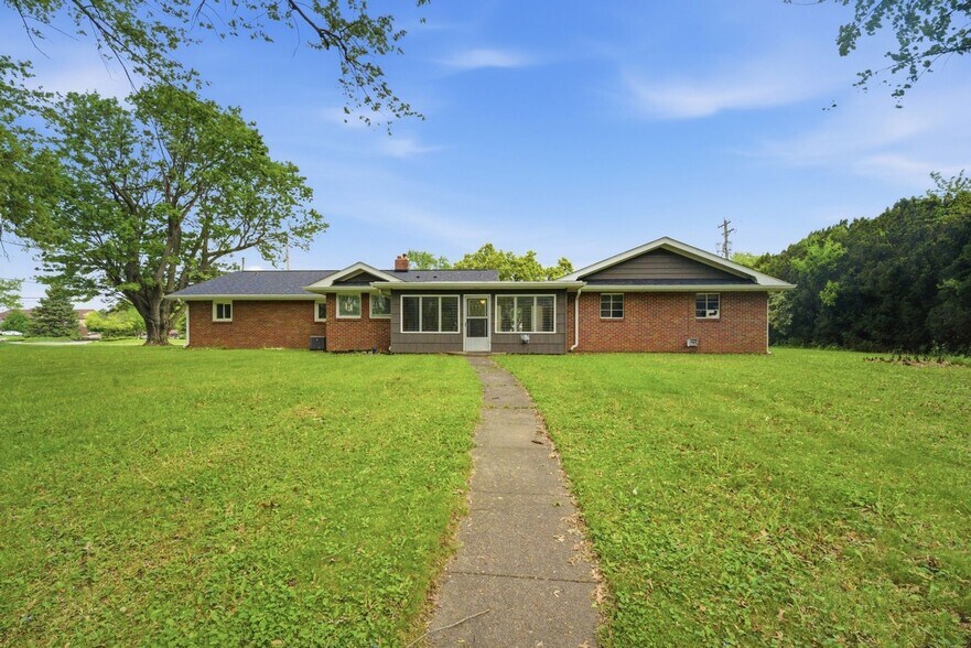 Building Photo - 3233 Brady Ln