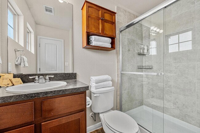 Building Photo - 4520 Graceful Ln