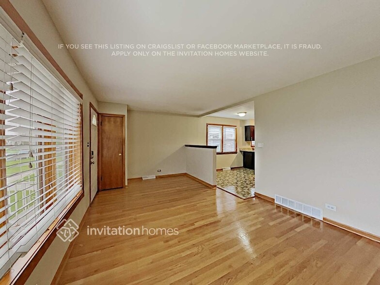 Building Photo - 6447 W 63rd Pl