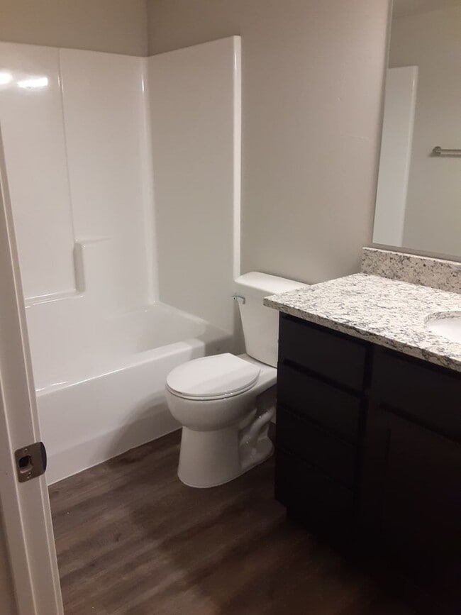 Building Photo - Modern Living in a 3-Bed, 2-Bath Townhome with Attached 2 Car Garage