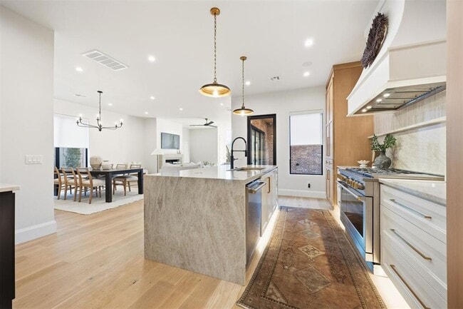 Building Photo - 1129 NW 42nd St