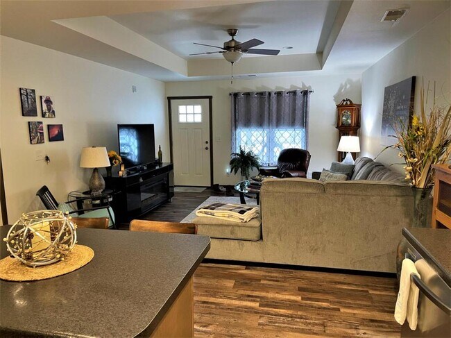 Building Photo - 535 Ryan St #2