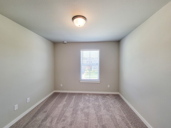 Building Photo - 2905 Terrace Grove Dr