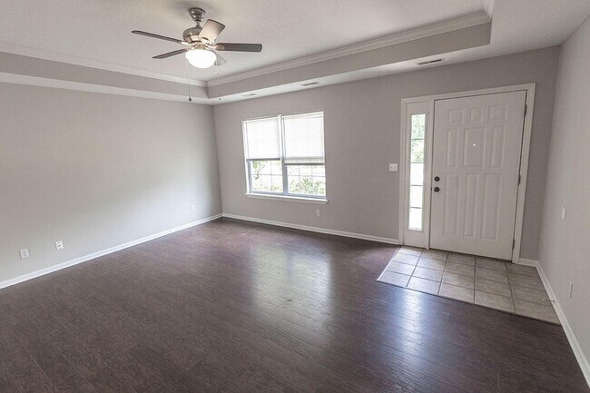 Building Photo - 1871 Field St