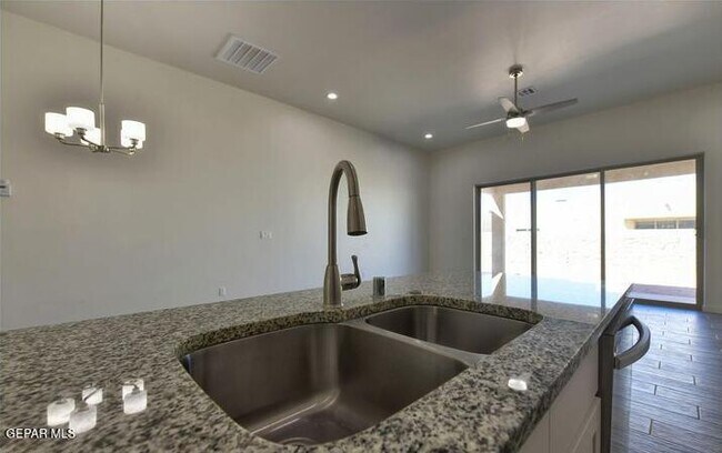 Building Photo - 51073 Sand Verbena Ave