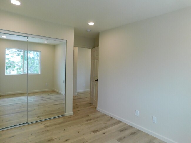 Building Photo - Kailua home on Kawainui canal, paddlers paradise, pet friendly