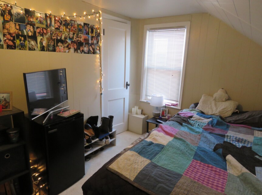 upstairs bedroom - 720 3rd St N